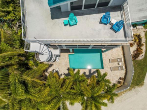 Points Hideaway - Beautiful Home wStunning SunsetWater Views on Bean Point Pool Bar Foosball